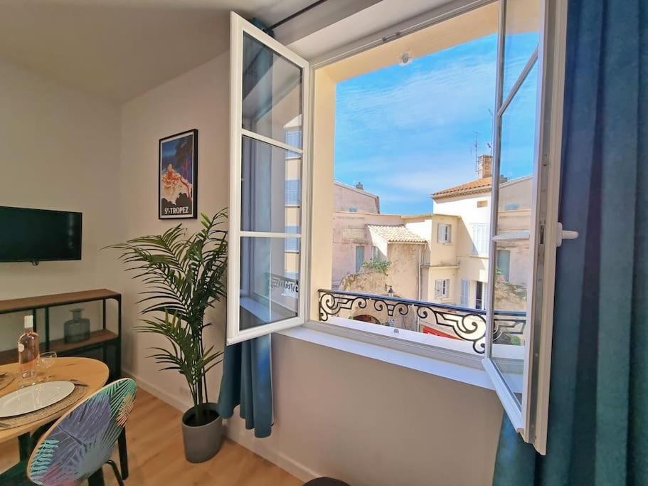 Chic - Climatise - 2 Pas Du Port - Place Aux Herbes Appartement